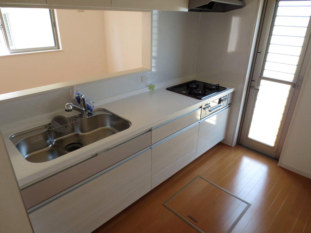 Kitchen. ■ Quiet sink ・ Artificial marble top plate ・ Water purification function with faucet (No. 1 place kitchen) ■