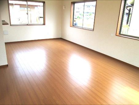 Living. Open-minded LDK conversation of family bouncy