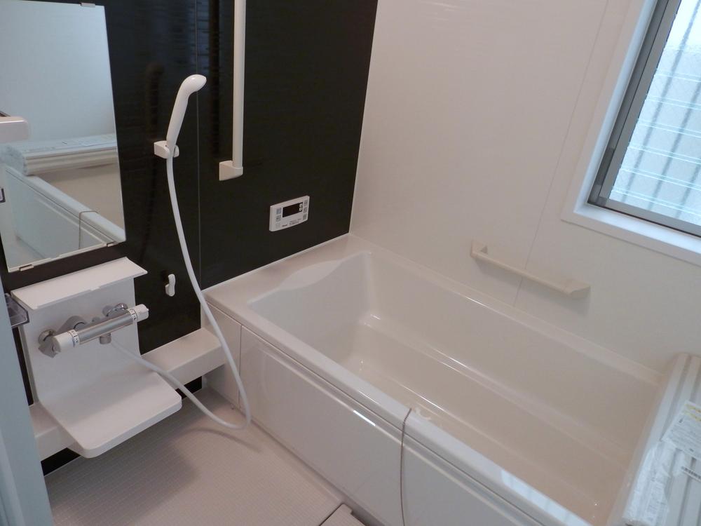 Same specifications photo (bathroom)