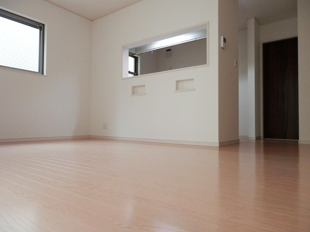 Same specifications photos (living)