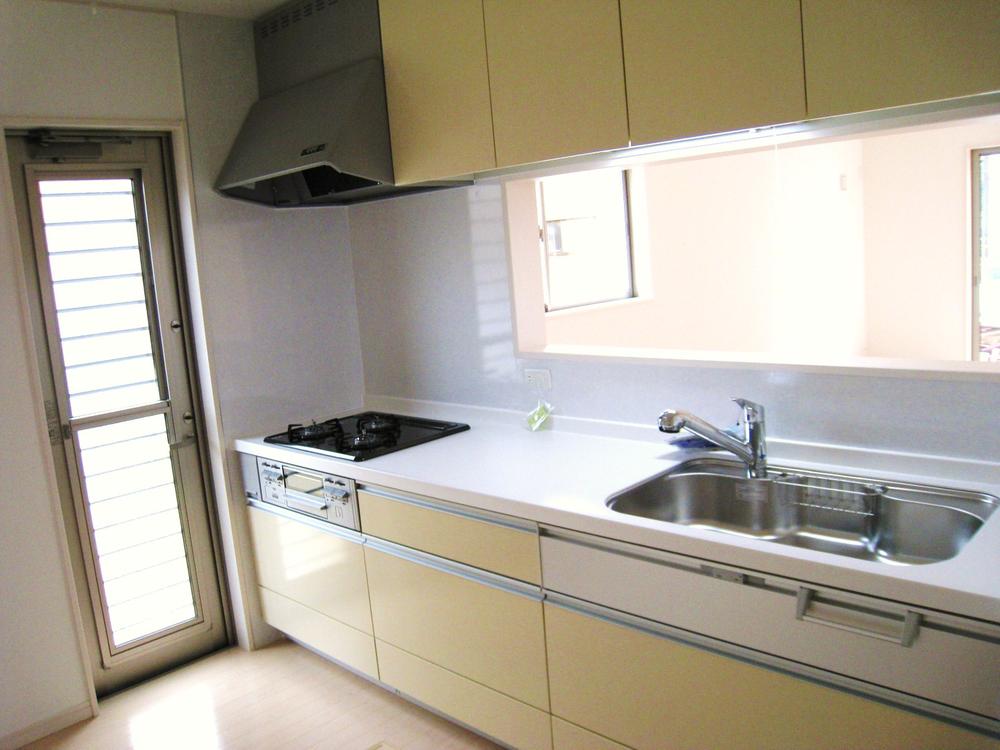 Same specifications photo (kitchen)
