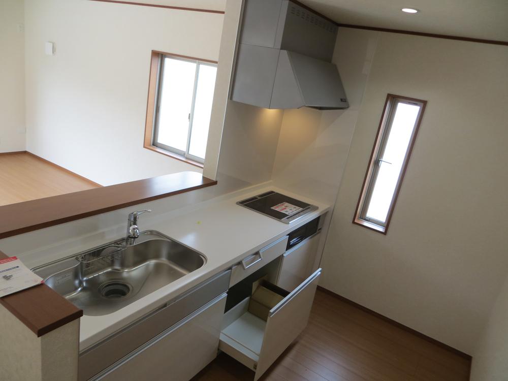 Kitchen. Face-to-face kitchen where you can enjoy a conversation