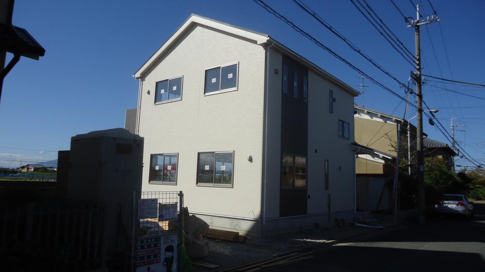 Local appearance photo