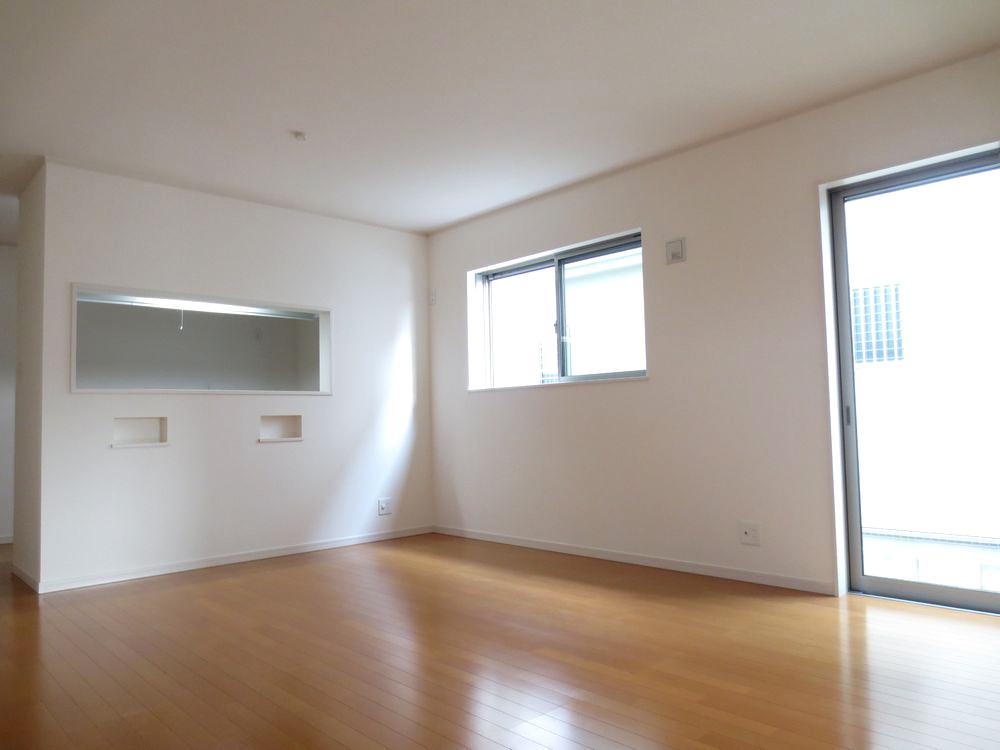 Living. ■ Worry of condensation in the LOW-E pair glass use does not have (1 Gochi living photo) ■