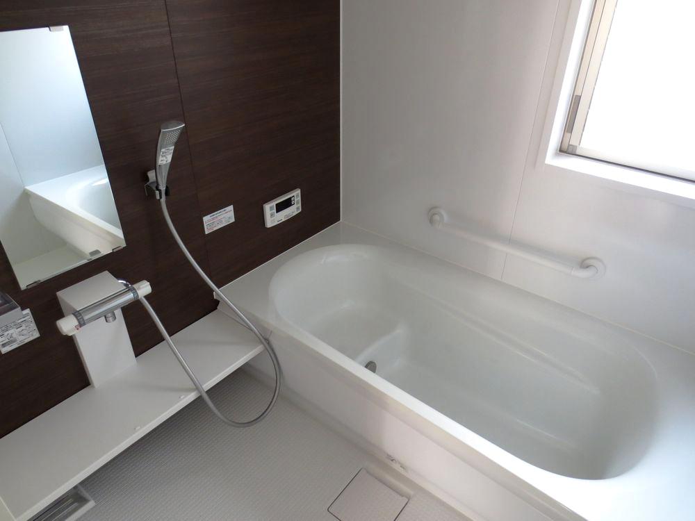 Bathroom. ■ Bathroom 1 pyeong size automatic hot water beam, Add-fired function, Bathroom is with a heating dryer (No. 1 place bathroom photo) ■