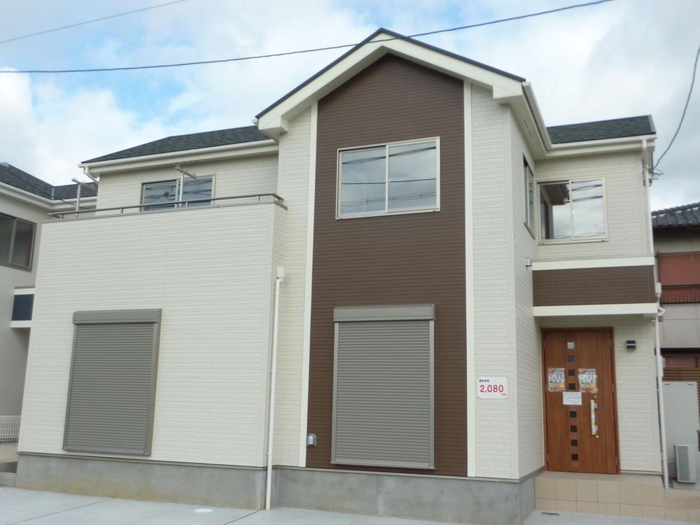 Local appearance photo. Local (11 May 2013) Shooting