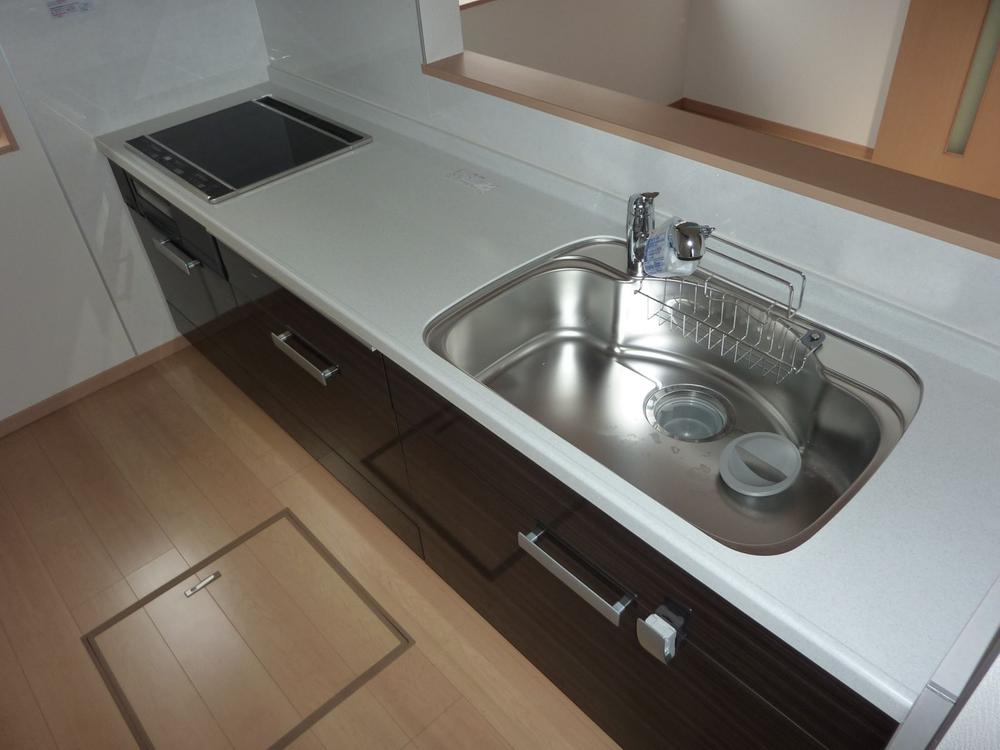 Kitchen. Local (11 May 2013) Shooting