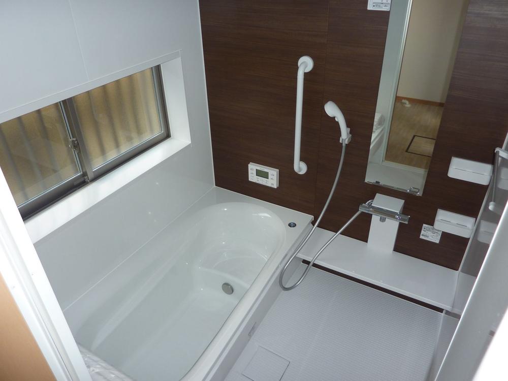 Bathroom. Local (11 May 2013) Shooting