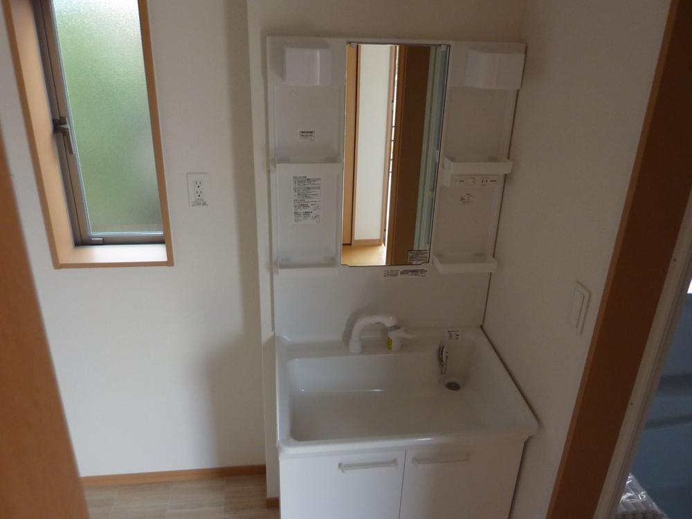 Wash basin, toilet. Local (11 May 2013) Shooting