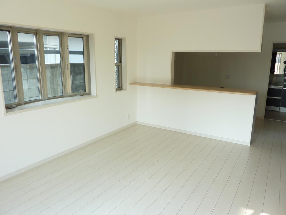 Same specifications photos (living). ( Building) same specification