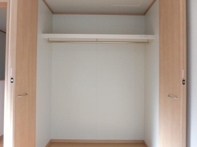 Receipt. Spacious living space with all rooms housed