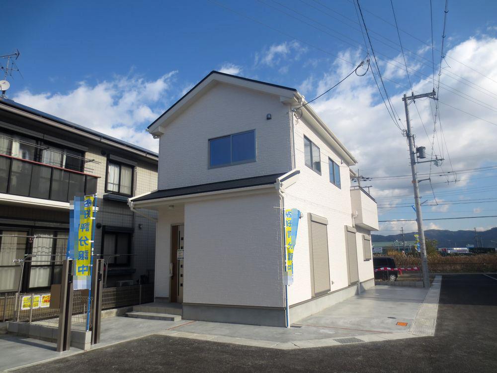 Local appearance photo.  ■ All is electric housing stain-resistant exterior wall siding specification! Exterior construction costs included! (Building 2 appearance) ■ 