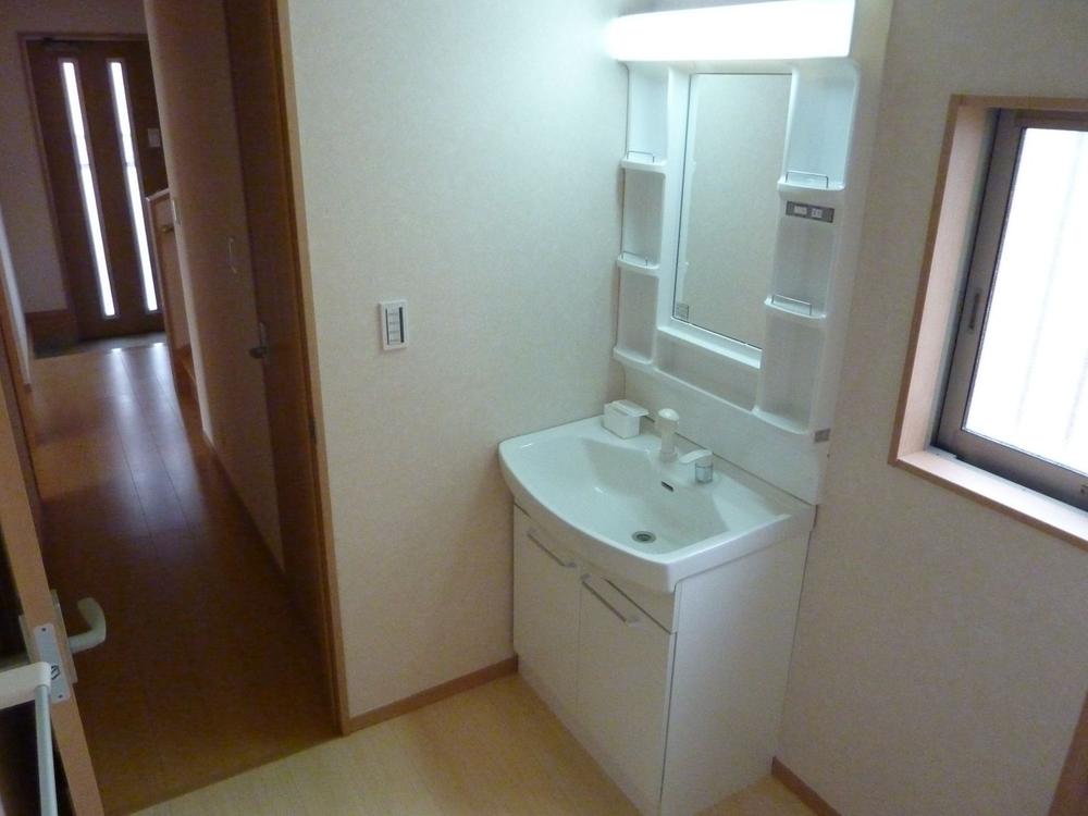 Wash basin, toilet. Local (12 May 2013) Shooting