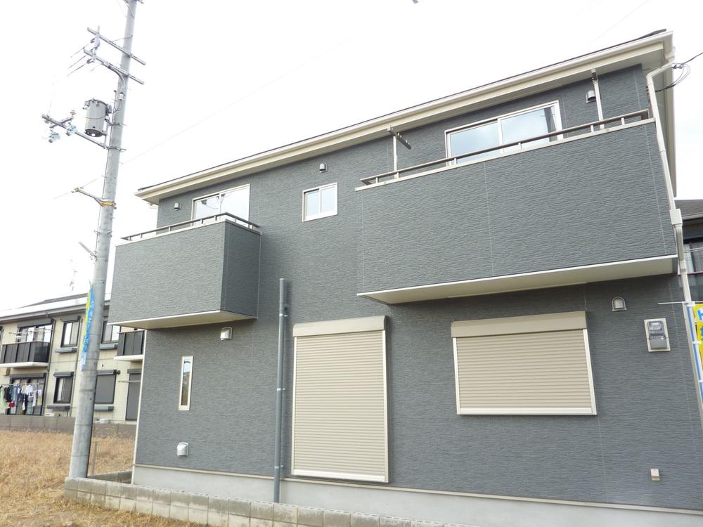 Local appearance photo. Local (12 May 2013) Shooting