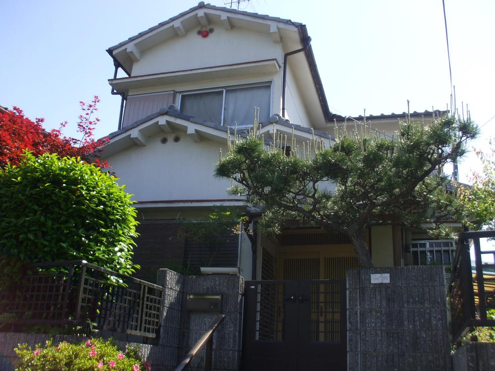 Local appearance photo. Local (10 May 2013) Shooting