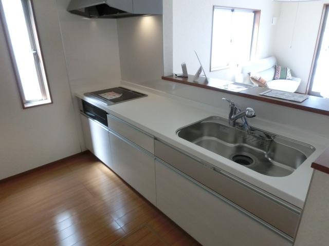 Same specifications photo (kitchen). Face-to-face kitchen that can be cooking while the conversation