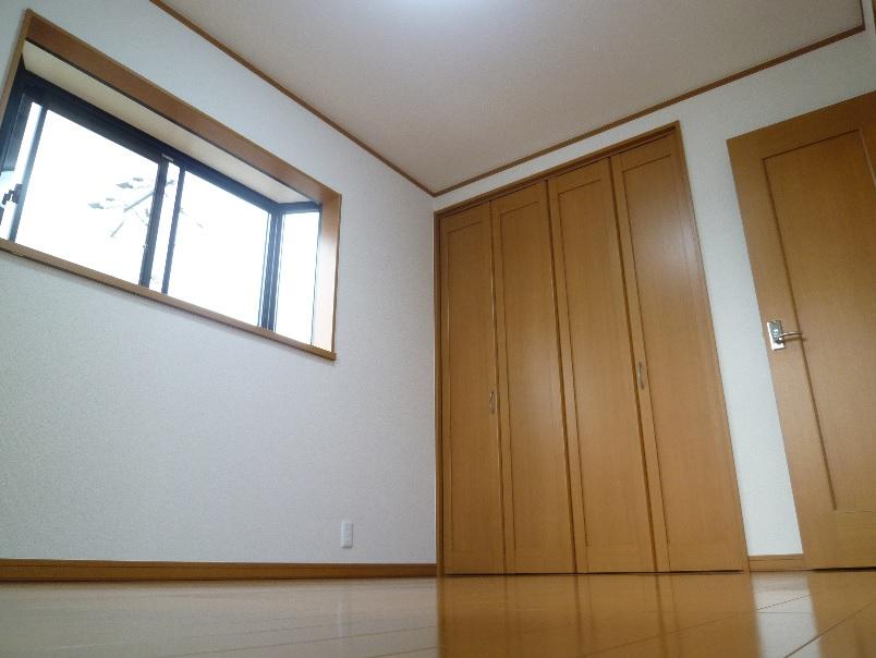 Other introspection. Second floor Western-style room is with all rooms closet