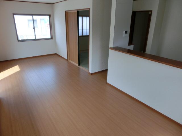 Same specifications photos (living). A spacious family reunion moments in the living room of the quire LDK17.2