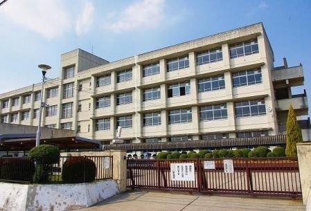 Junior high school. Tenri until City West Junior High School 2505m