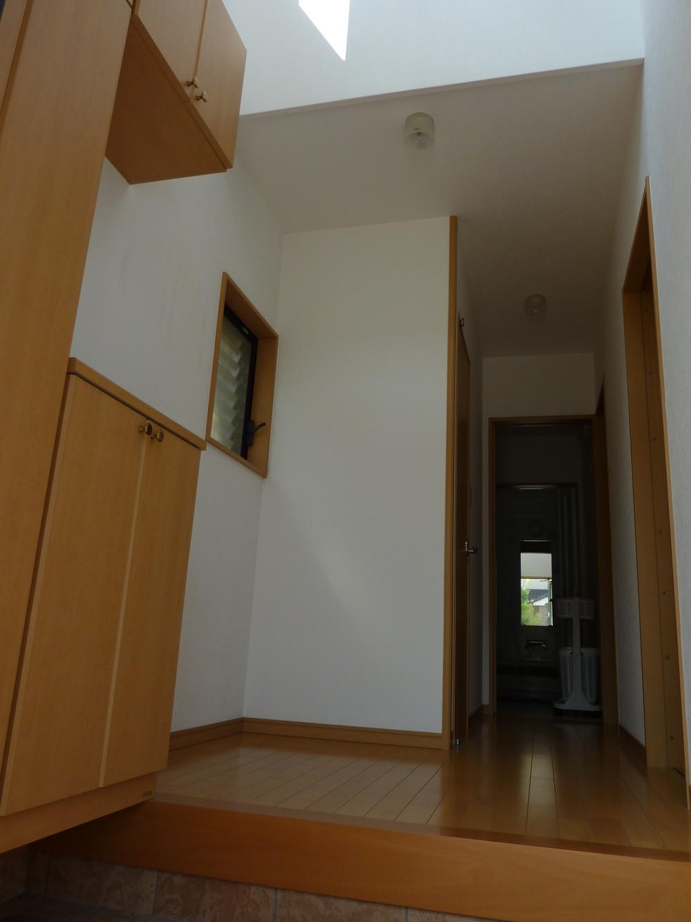 Entrance. Local (September 2013) Shooting