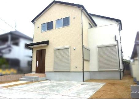 Local appearance photo. Bright house with plenty of sunshine