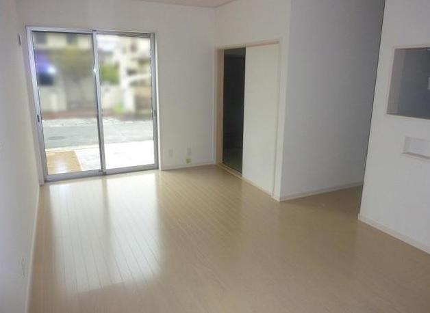 Living. Open-minded LDK conversation of family bouncy