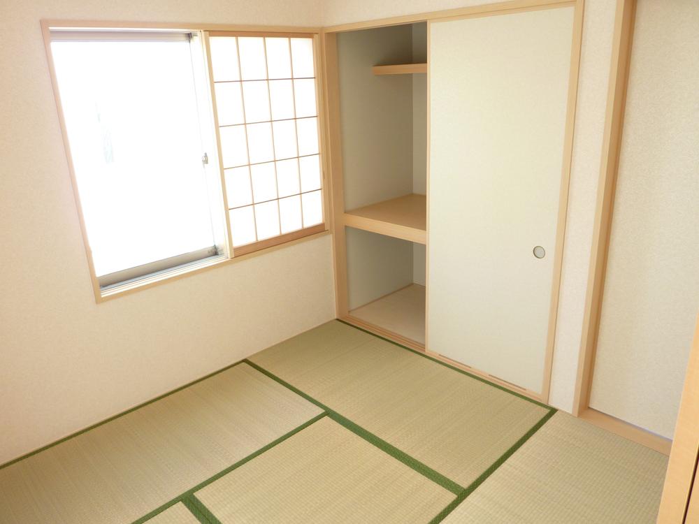 Non-living room. Local (September 2013) Shooting