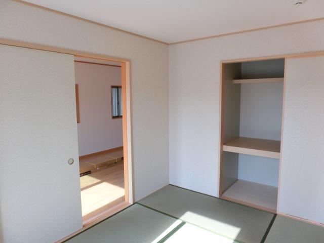 Other introspection. Japanese style room