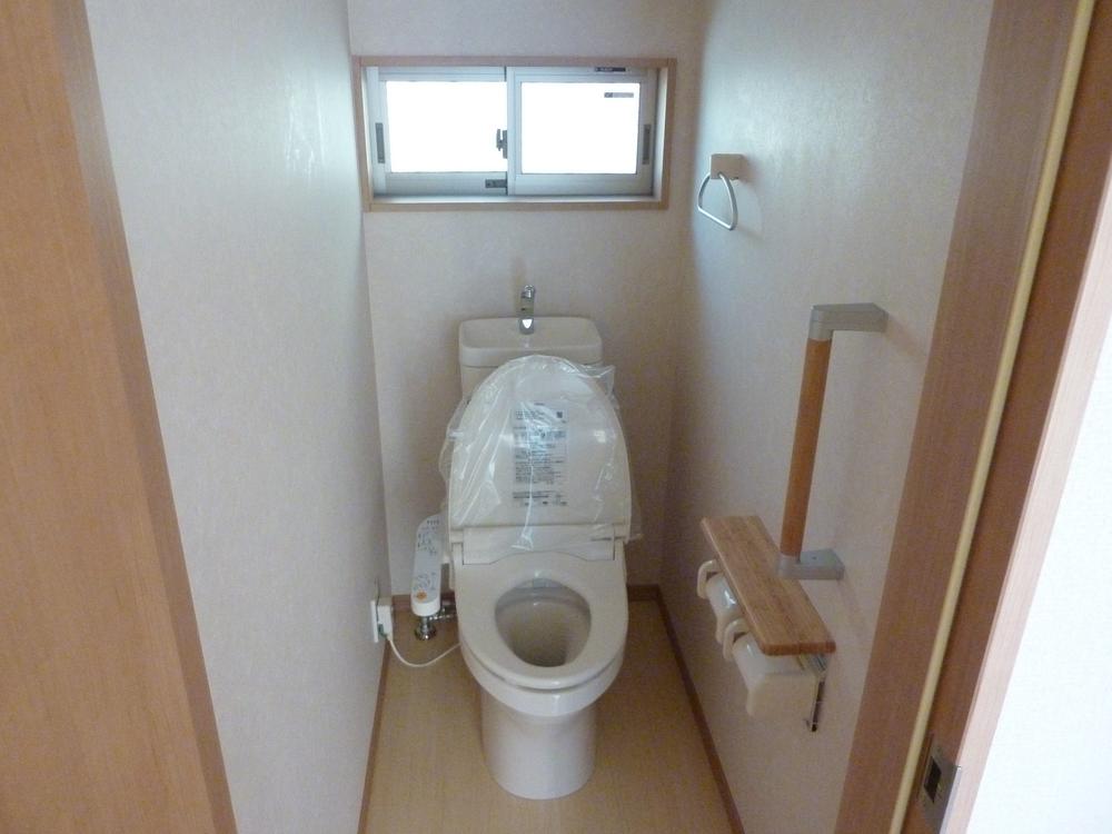 Toilet. Indoor (September 2013) Shooting