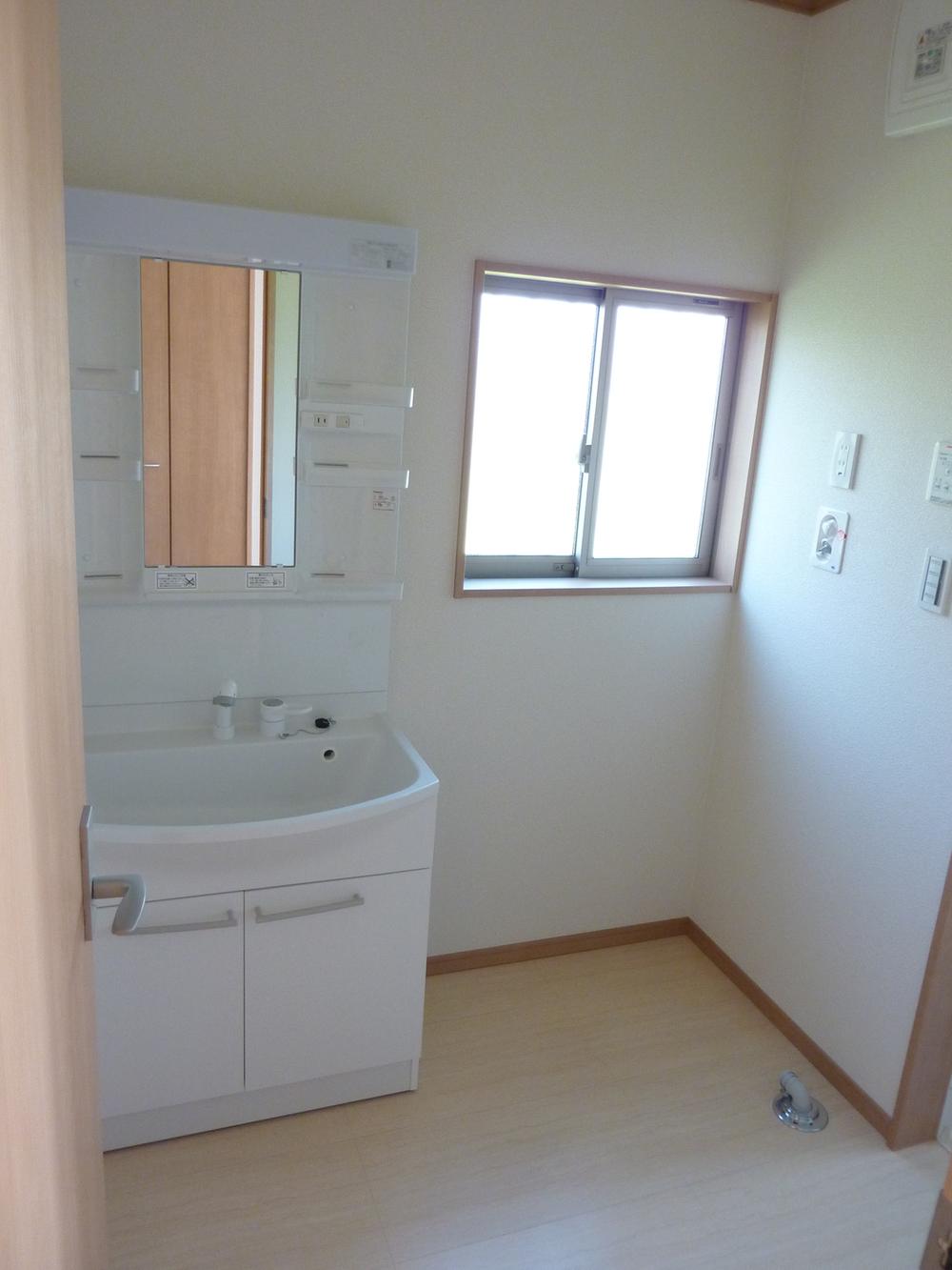 Wash basin, toilet. Indoor (September 2013) Shooting