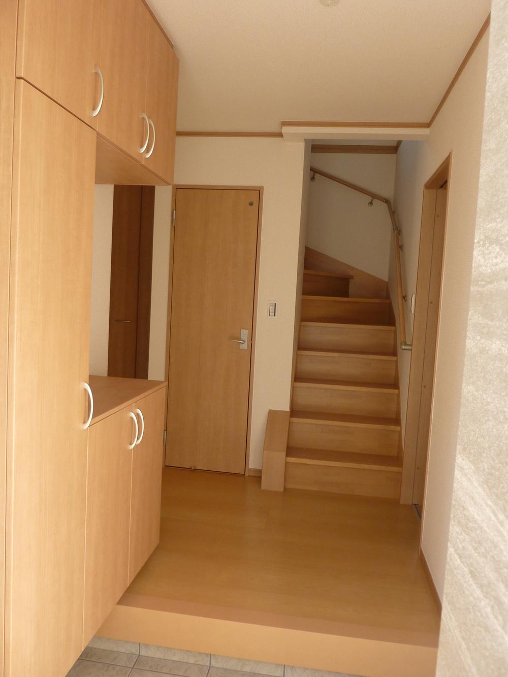 Entrance. Indoor (September 2013) Shooting