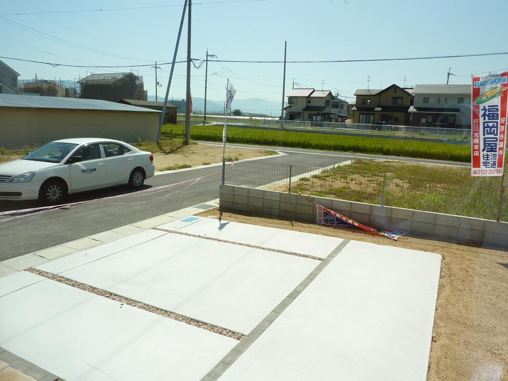 View photos from the dwelling unit. Local (September 2013) Shooting