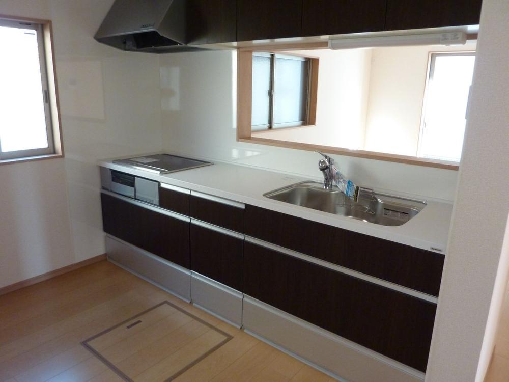 Kitchen. Indoor (10 May 2013) Shooting