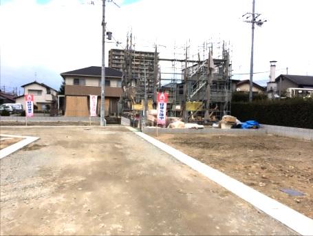 Local land photo. Please refer to the positive per and the surrounding environment at the local