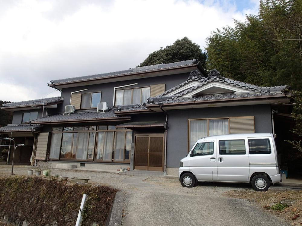 Local appearance photo. Local (02 May 2013) Shooting