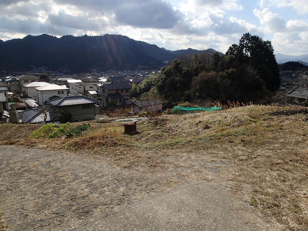 View photos from the dwelling unit. View from local (02 May 2013) Shooting