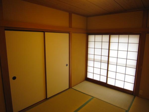 Non-living room. Tatami mat sort already