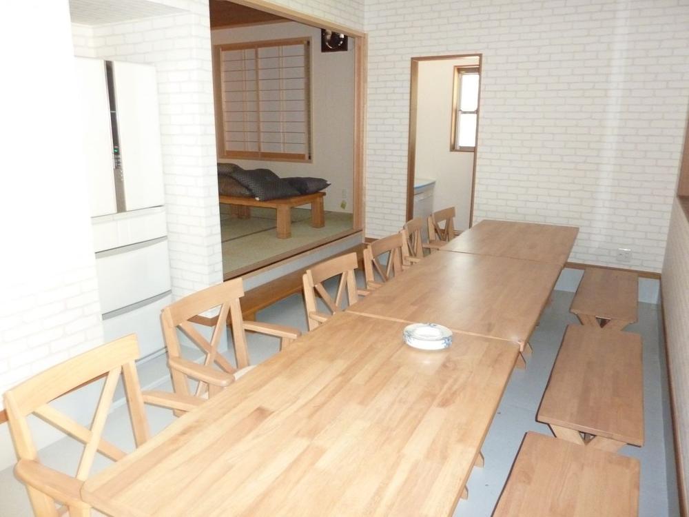 Living. Local (10 May 2013) Shooting