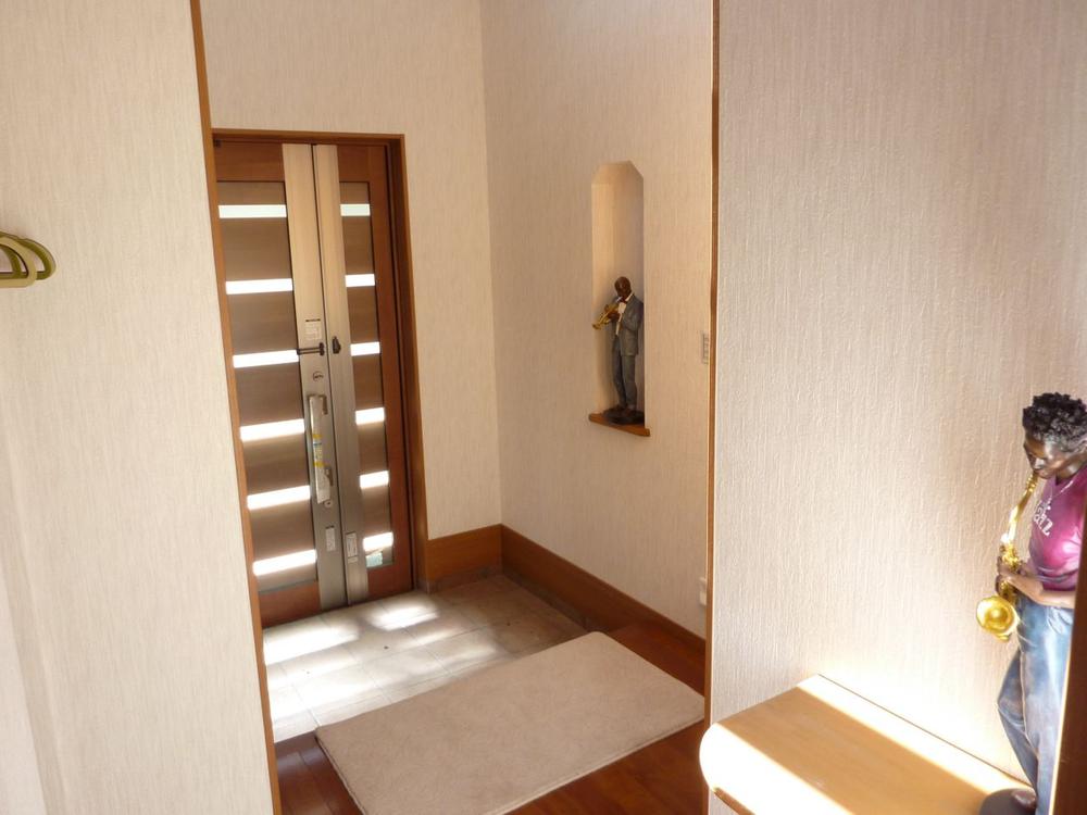 Entrance. Local (10 May 2013) Shooting