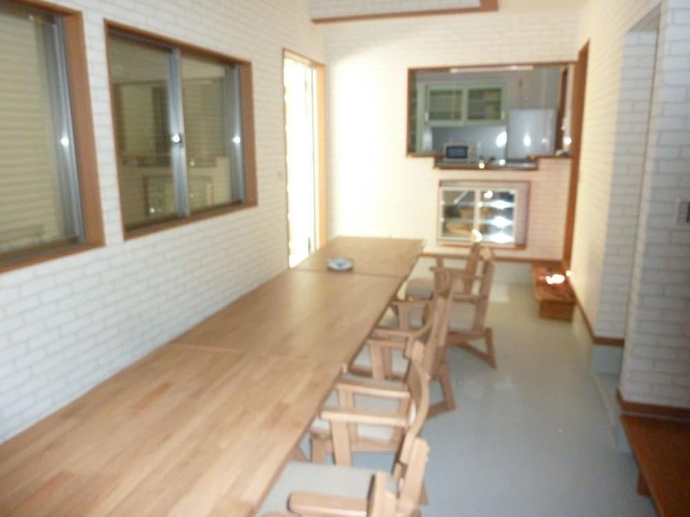 Living. Local (10 May 2013) Shooting