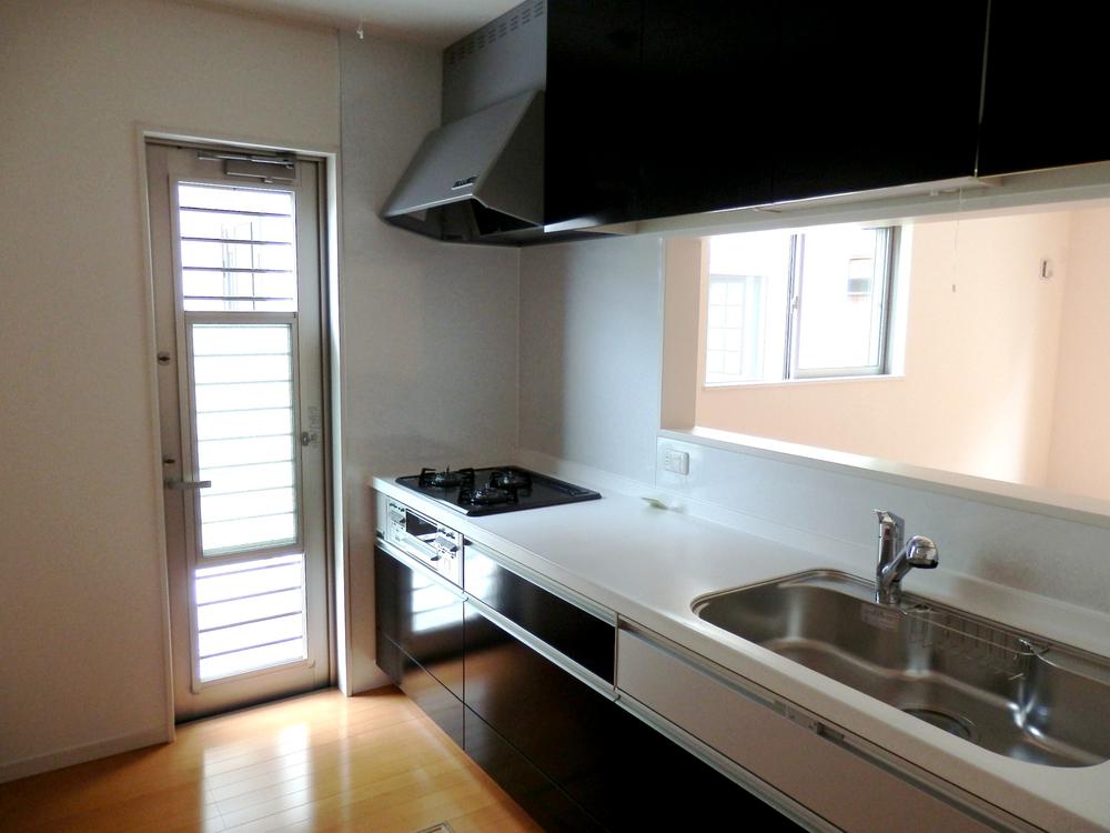 Same specifications photo (kitchen)