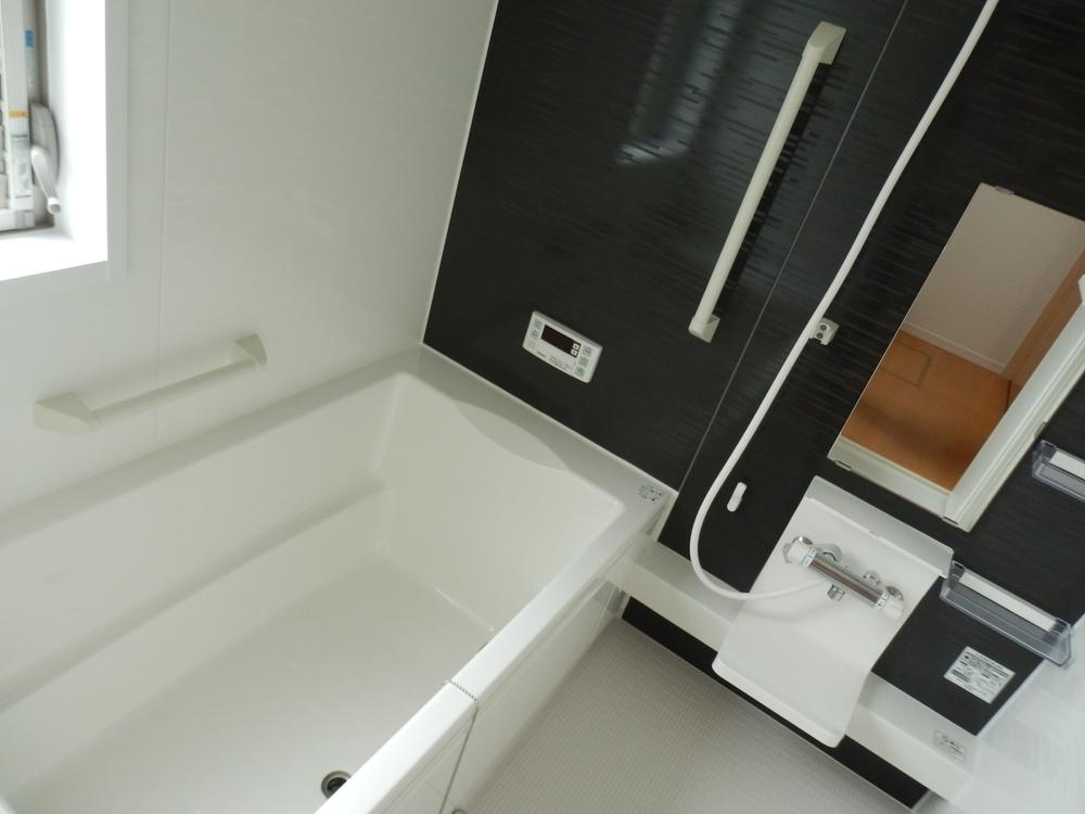 Same specifications photo (bathroom)