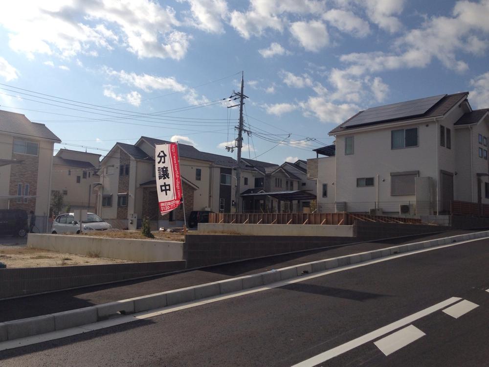 Local photos, including front road. State of the local