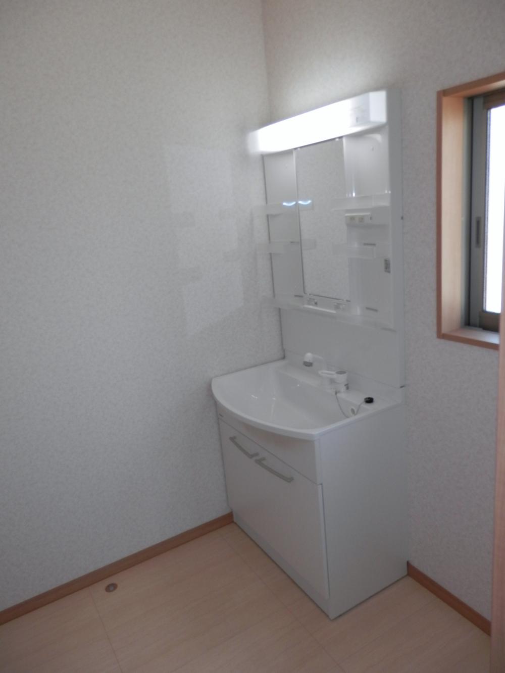 Wash basin, toilet. Indoor (September 2013) Shooting