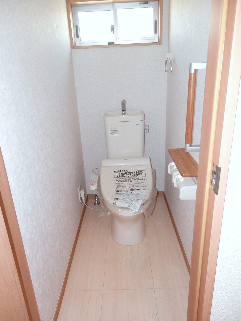 Toilet. Indoor (September 2013) Shooting