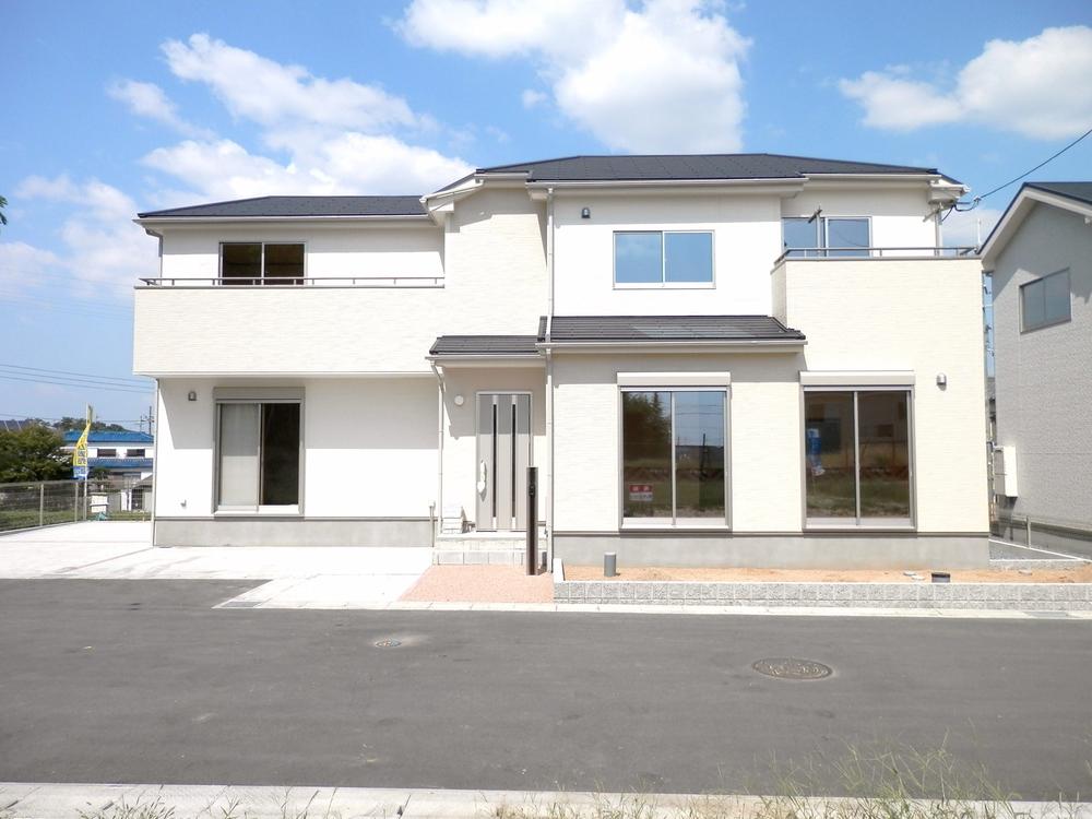 Local photos, including front road. Local (September 2013) Shooting