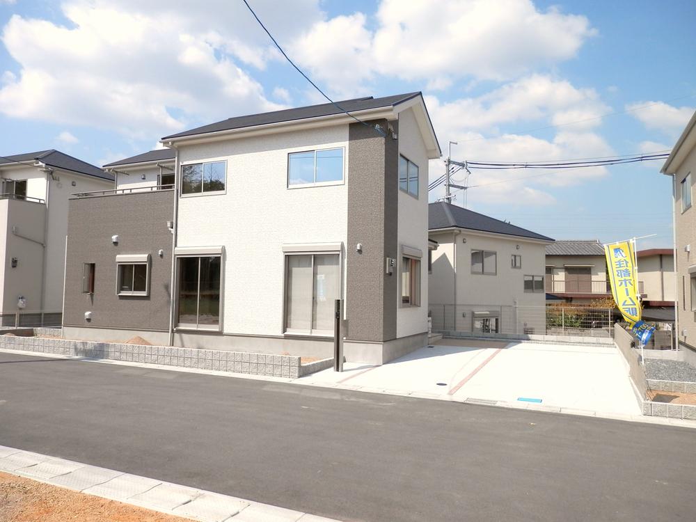 Local photos, including front road. Local (September 2013) Shooting