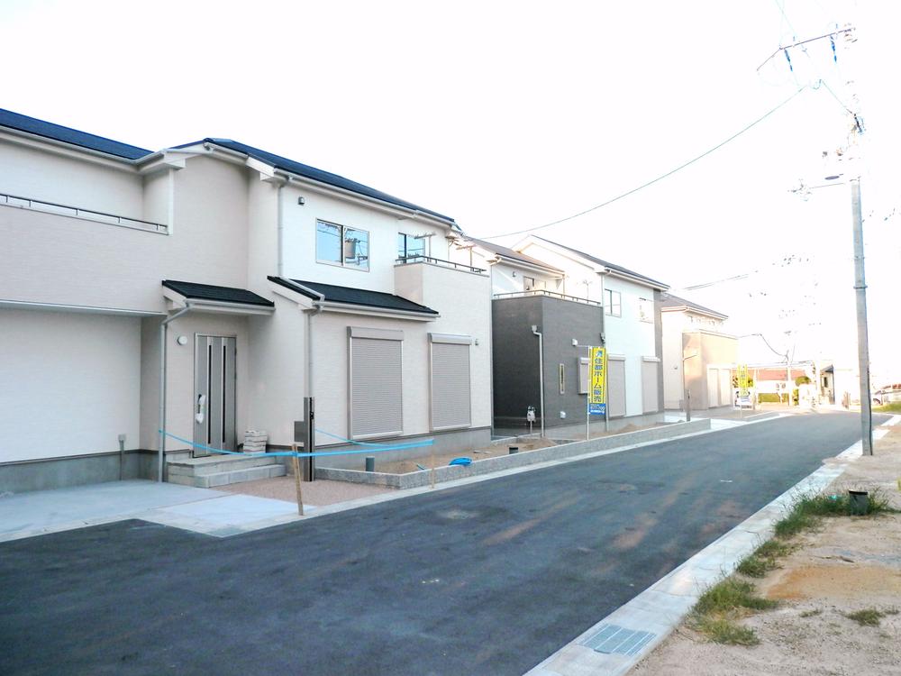 Local photos, including front road. Local (September 2013) Shooting