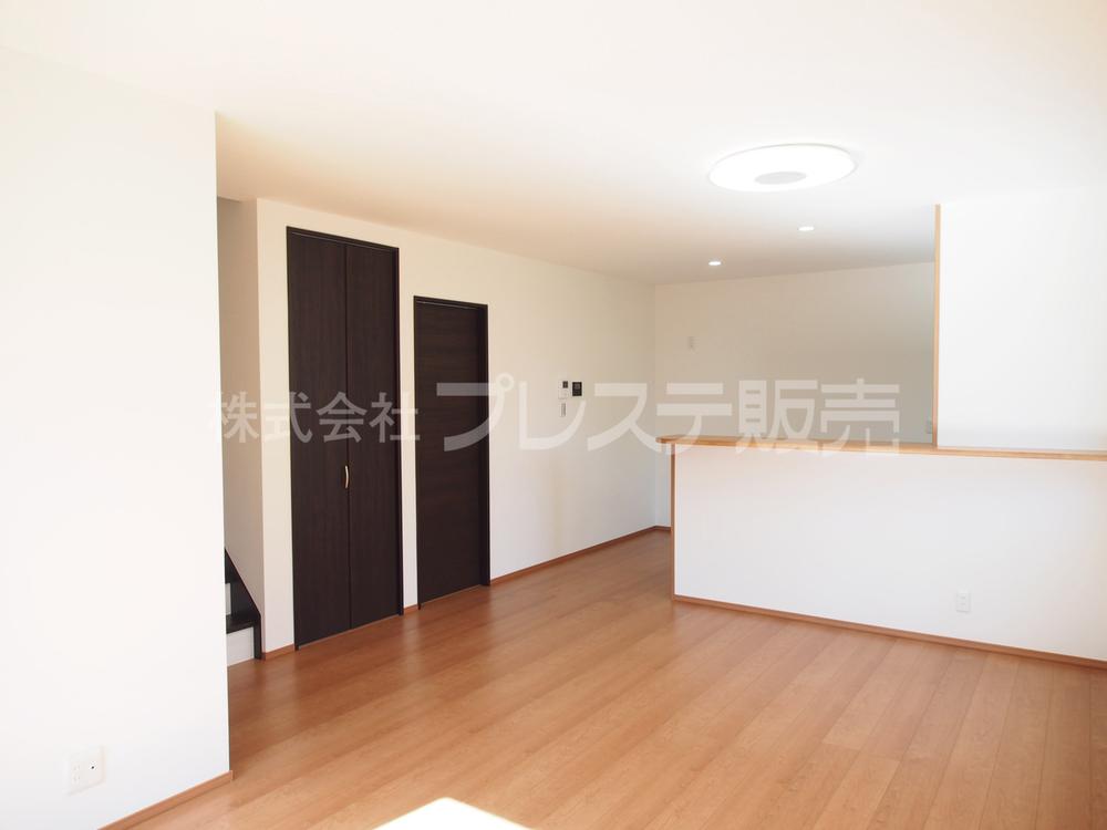 Living. Local photos (living) Because it is a living room facing south, Good per yang