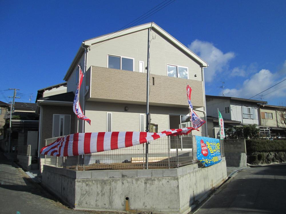 Local appearance photo. Since the local available at sales representative man, Please come feel free to